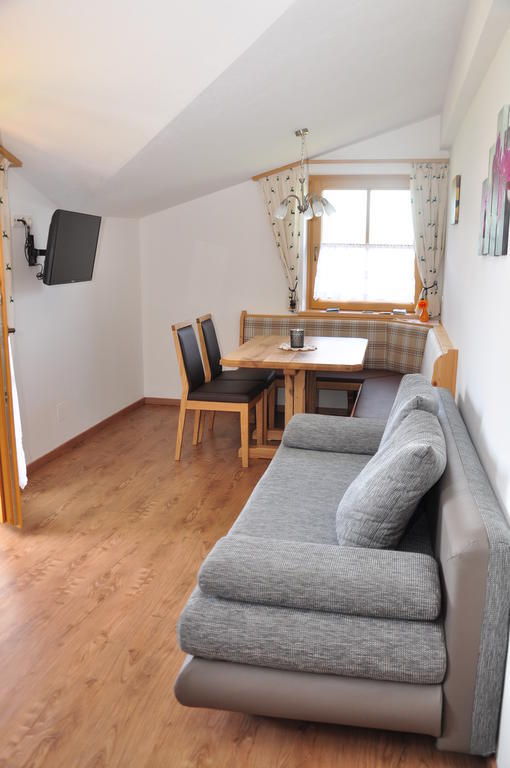 Haus Hoellwart Sankt Johann im Pongau Habitación foto