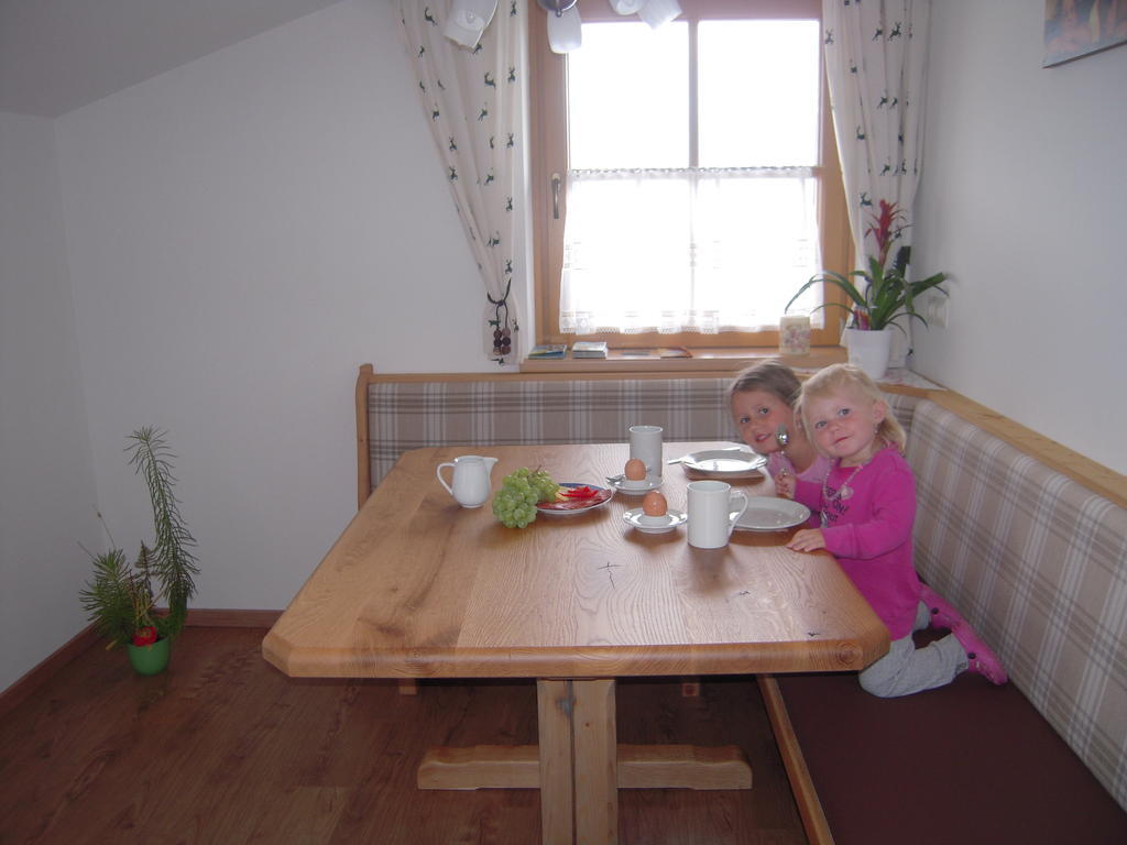 Haus Hoellwart Sankt Johann im Pongau Habitación foto