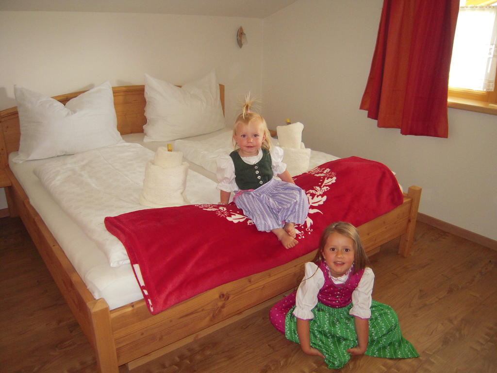 Haus Hoellwart Sankt Johann im Pongau Habitación foto